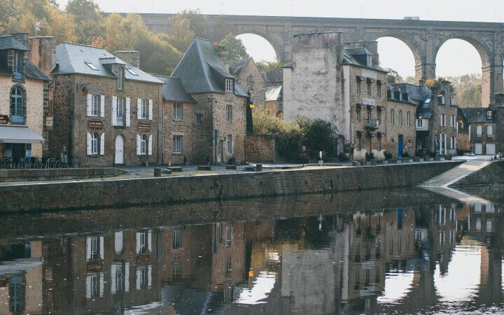 Canal de Ille-et-Rance en la Bretaña Francesa